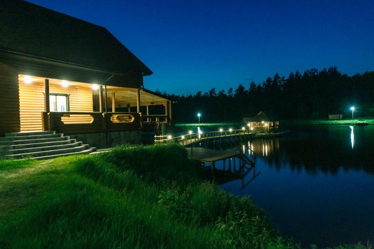 Makariv Guesthouse On The Lake With Bathhouse 70 Km From Kiev מראה חיצוני תמונה
